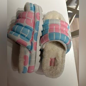 Ugg Maxi Slide -soft platform pink and baby blue logo slide
